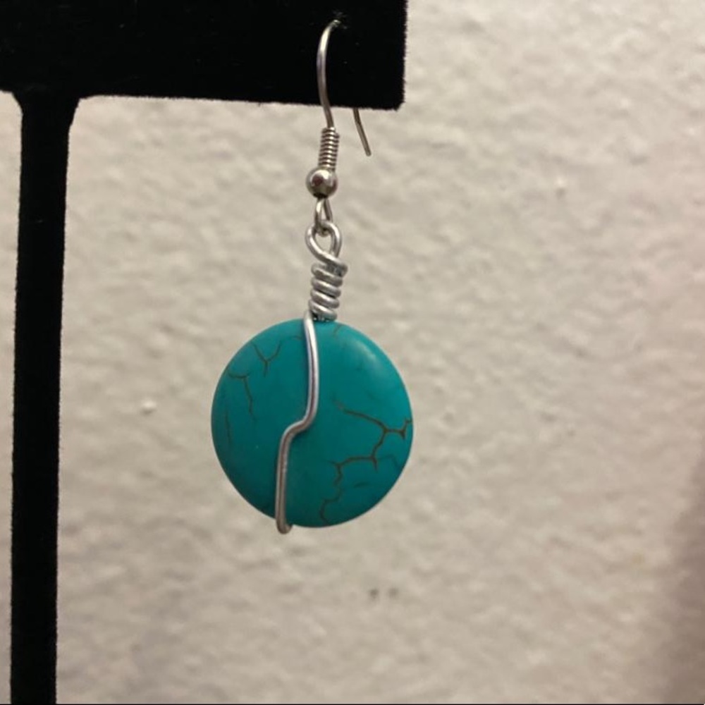 Earrings - Picture 4 of 6